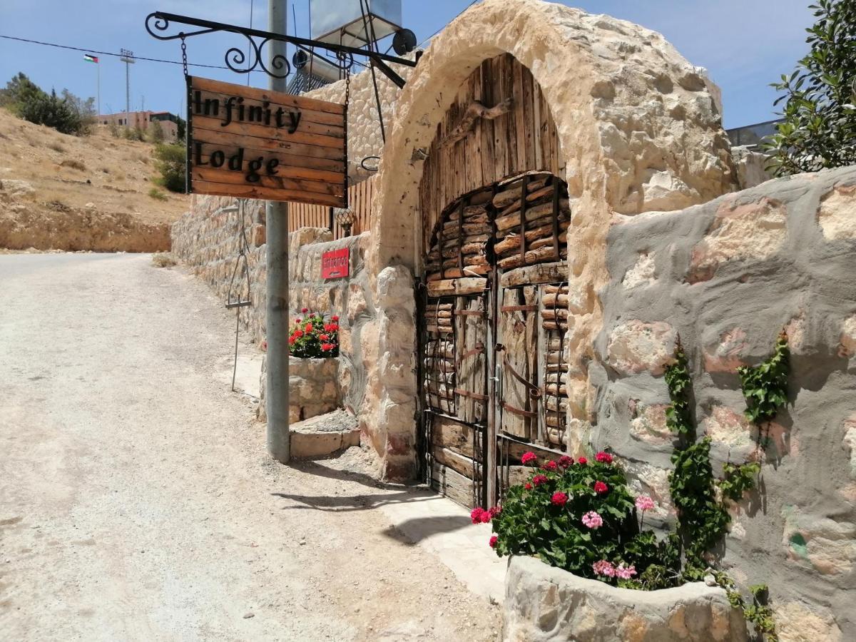 Infinity Lodge Wadi Musa Exterior photo