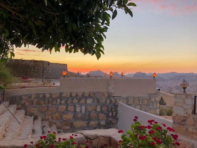 Infinity Lodge Wadi Musa Exterior photo