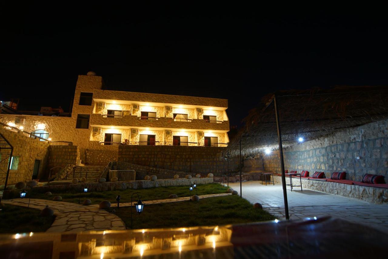 Infinity Lodge Wadi Musa Exterior photo